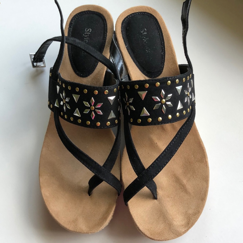 Wedge sandals 7.5M.